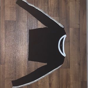 Cropped long sleeve top perfect for fall!